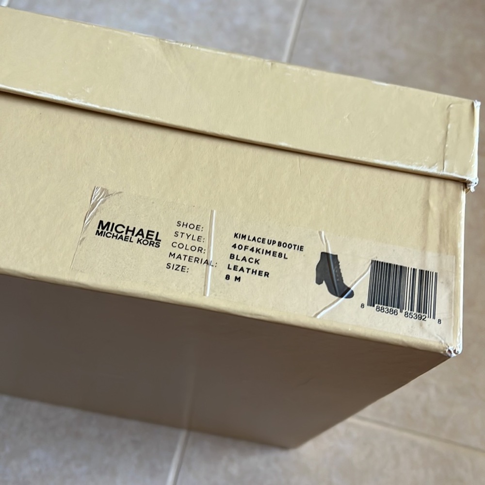 Michael Kors Kim Lace Up Bootie size 8 - Picture 7 of 7